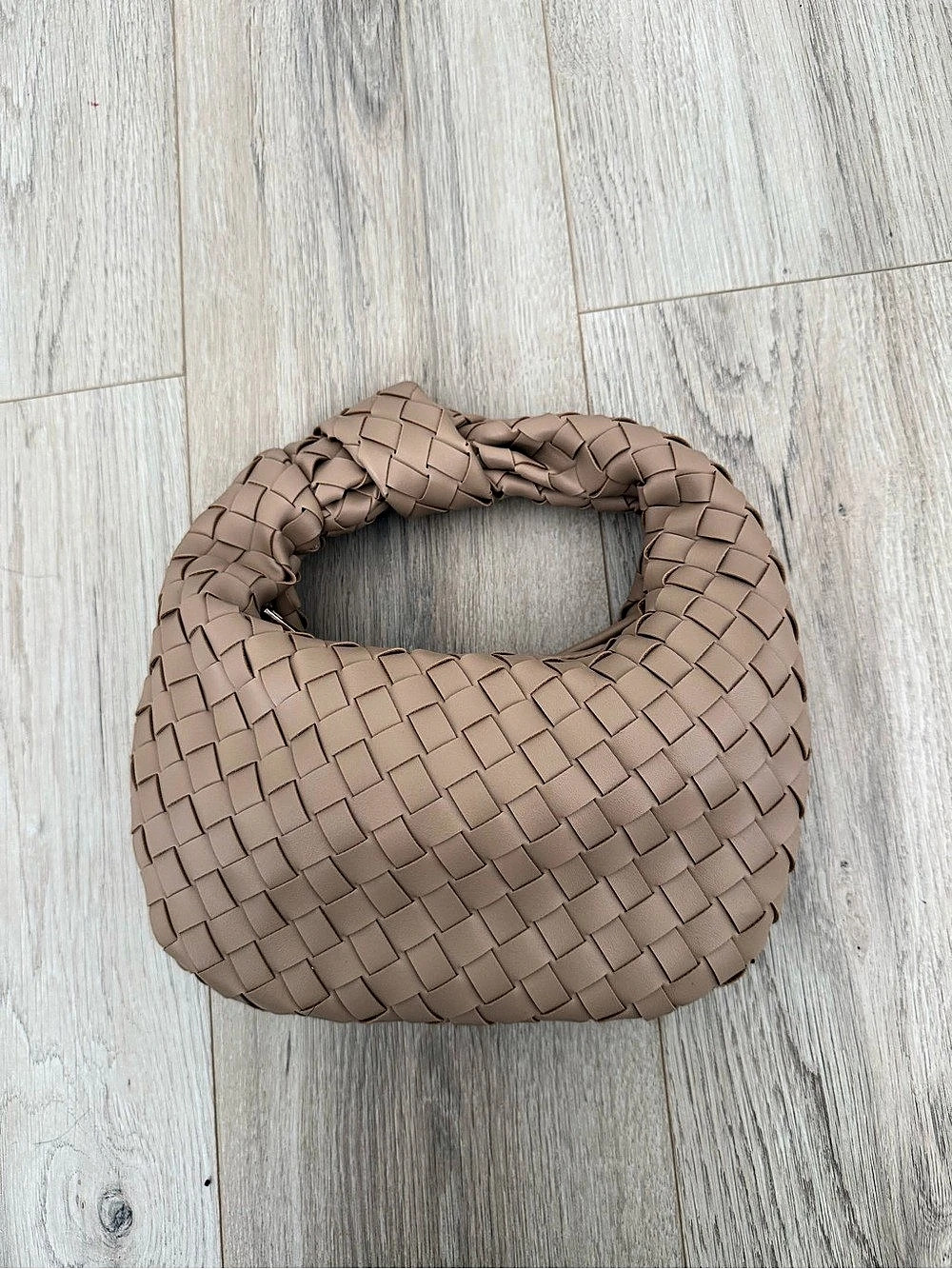 Bottega Veneta Woven Shoulder Bag in Beige (Knock-off) NEW never worn